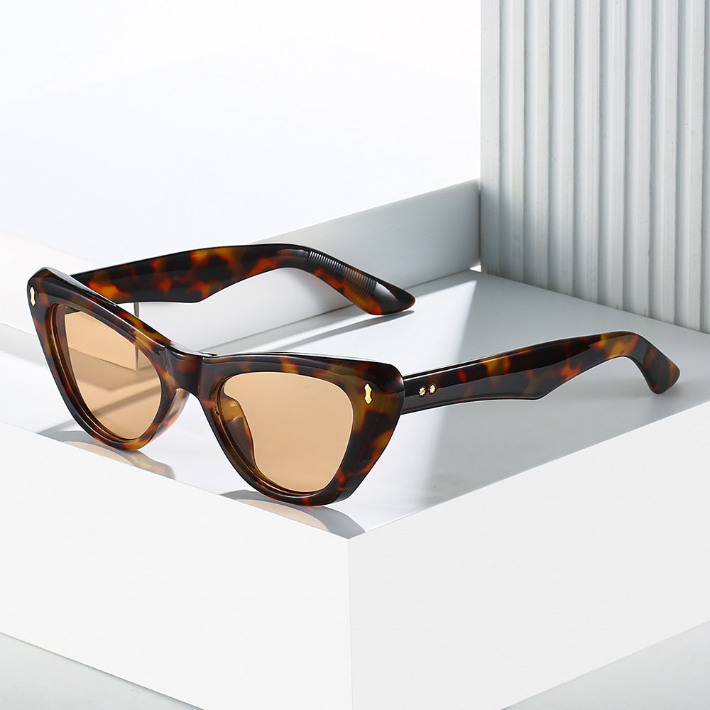 Lunettes de soleil œil de chat épurées – Tendance | Femme | LamyHome