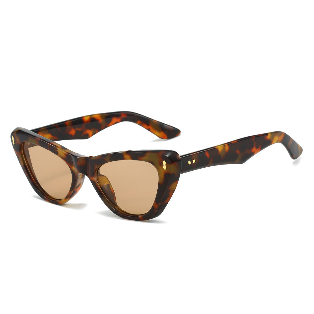 Lunettes de soleil œil de chat épurées – Tendance | Femme | LamyHome