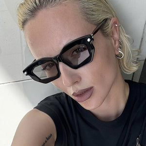 Lunettes de soleil petit cadre irrégulier haute couture – Femme | LamyHome