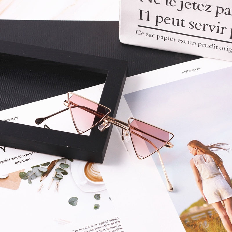 Lunettes de soleil enfant – Monture triangulaire dorée UV400 (3-9 ans)