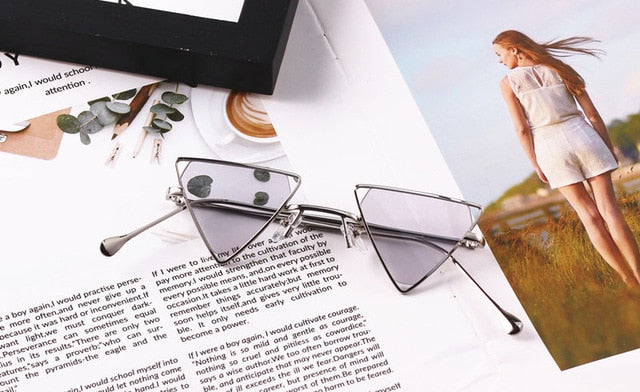 Lunettes de soleil enfant – Monture triangulaire dorée UV400 (3-9 ans)