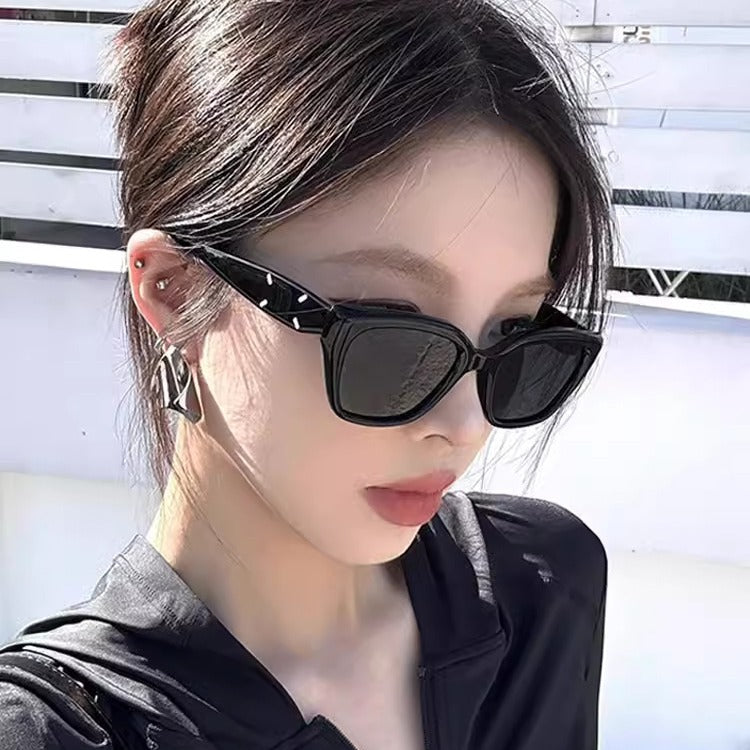 Lunettes de soleil œil de chat carré rétro – UV | Femme